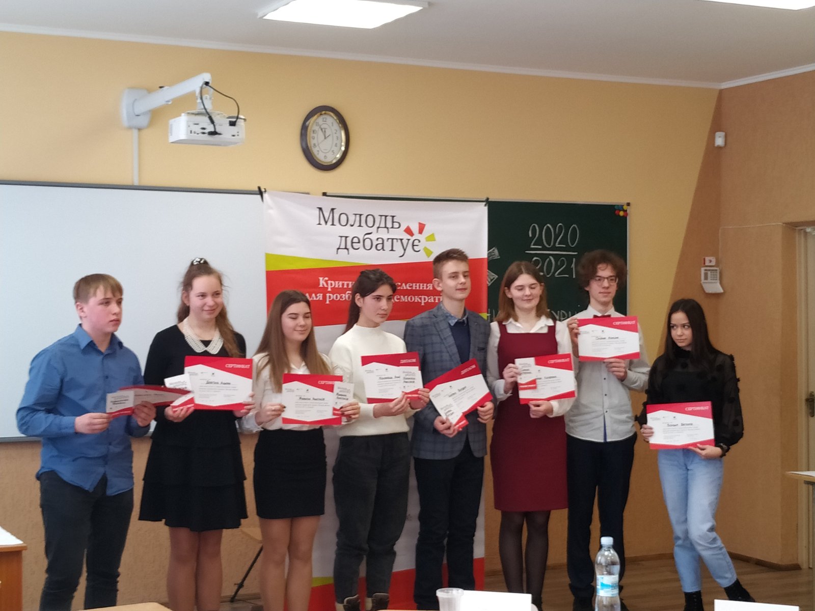 Конотоп - шкільні дебати проєкту «Молодь дебатує»